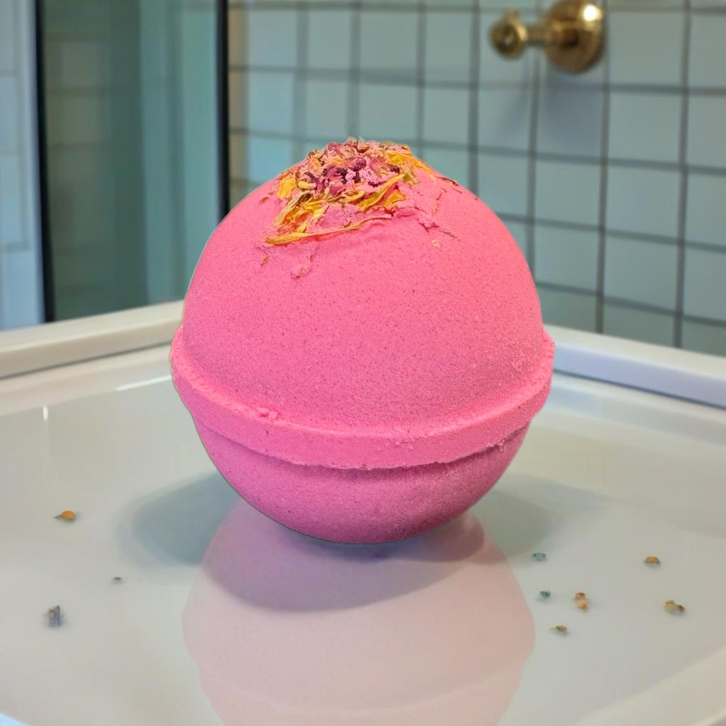 Silken Spun Sugar Bubbling Bath Bomb (Large) 8.5 ounces